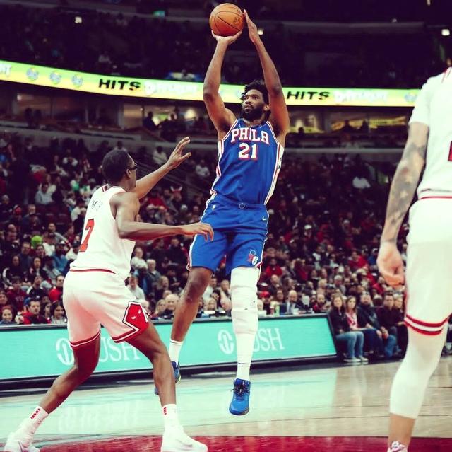 关于76人客场战胜黄蜂，实现三连胜的信息