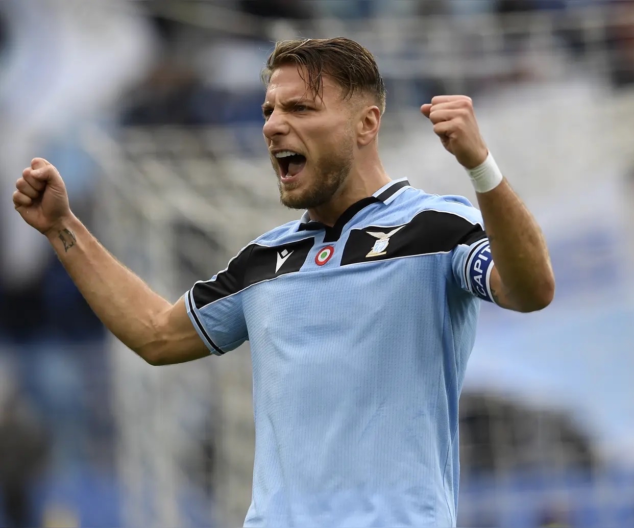 阿贾克斯再次碾压对手,继续保持不败 阿贾克斯再次碾压对手,继续保持不败