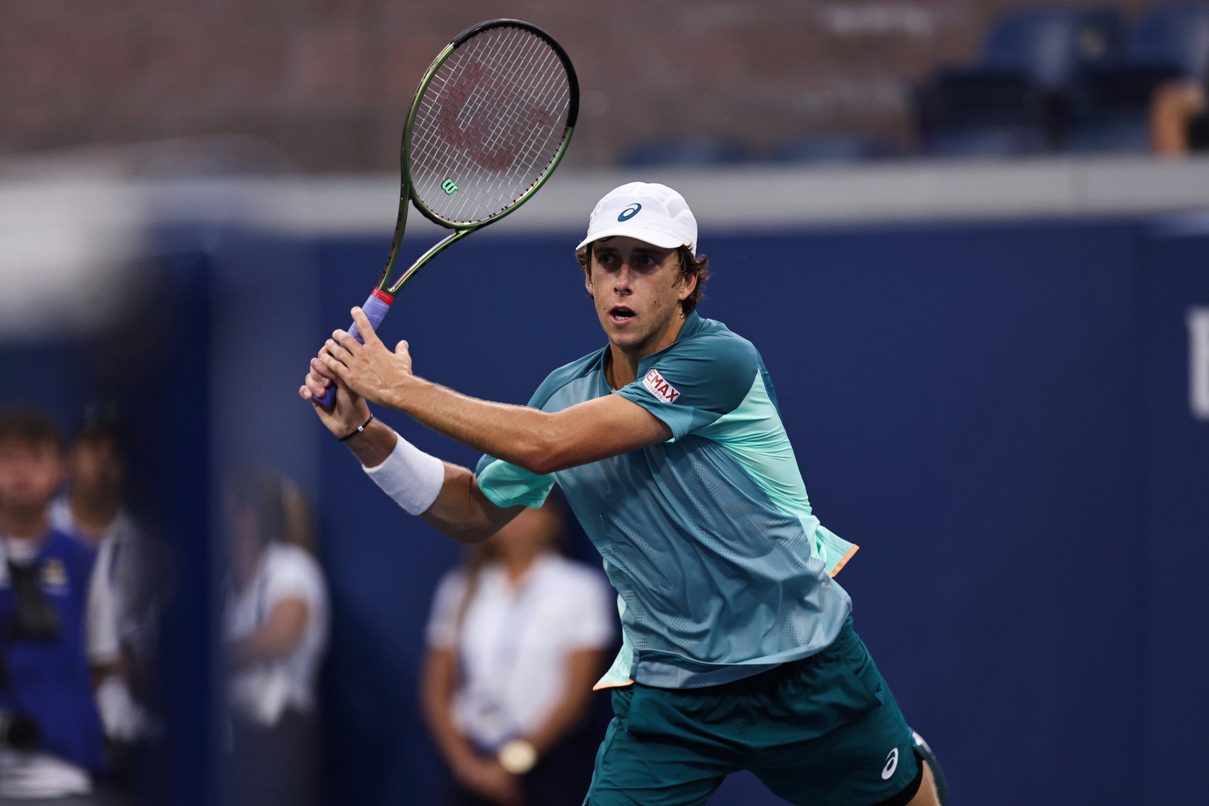 希腊队激战胜利取得淘汰赛资格