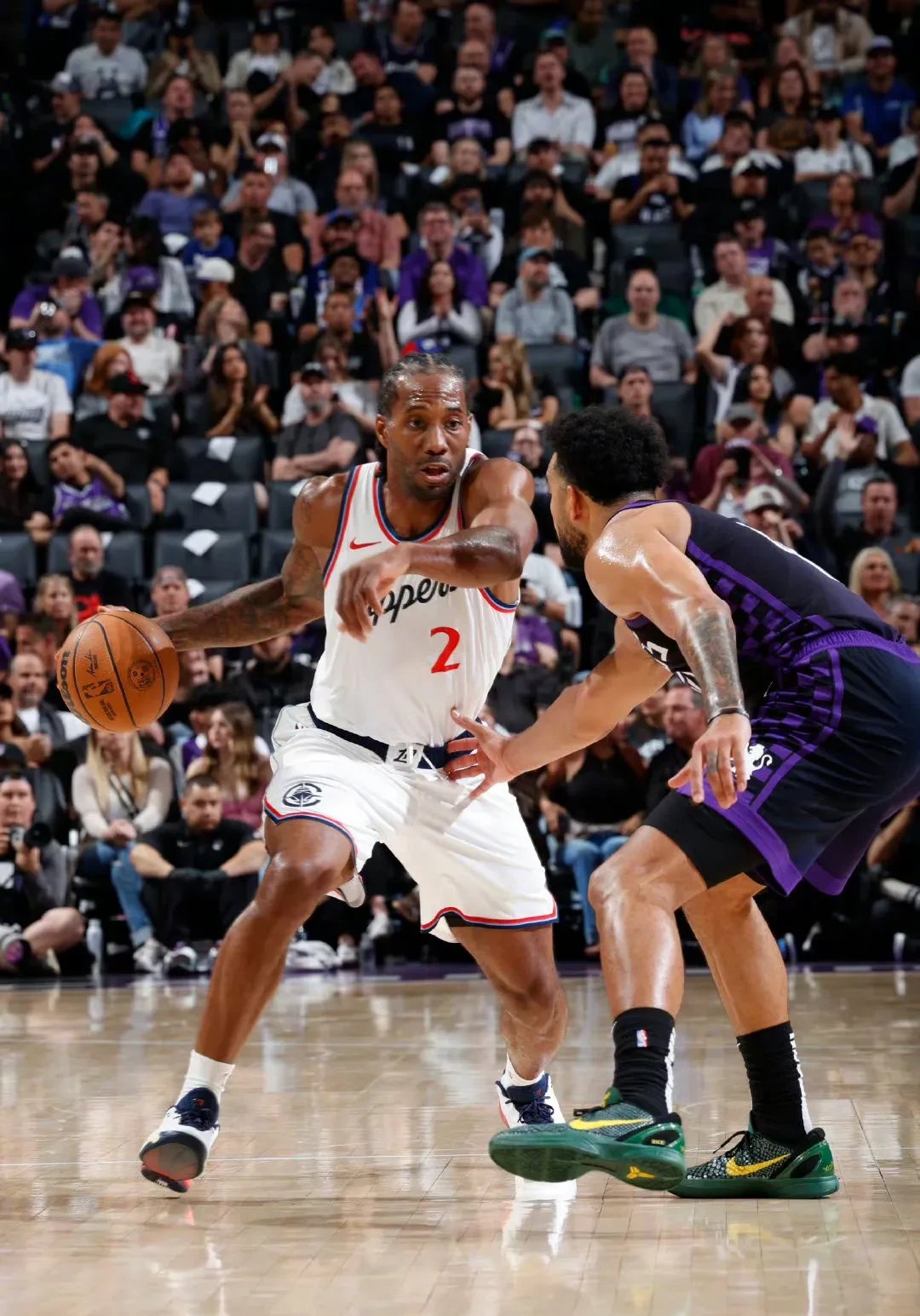 热火朝天的比拼！球队在场上拼尽全力的简单介绍