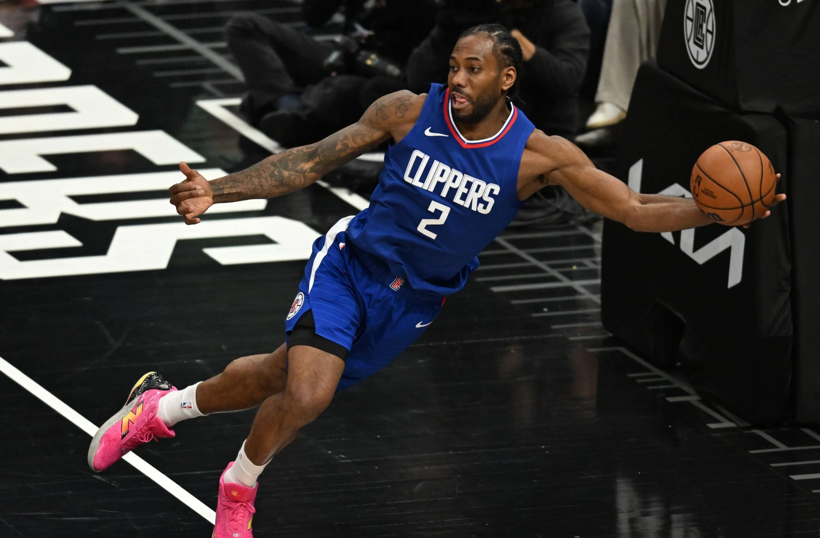 猛龙翻盘快船，米切尔扛起全队