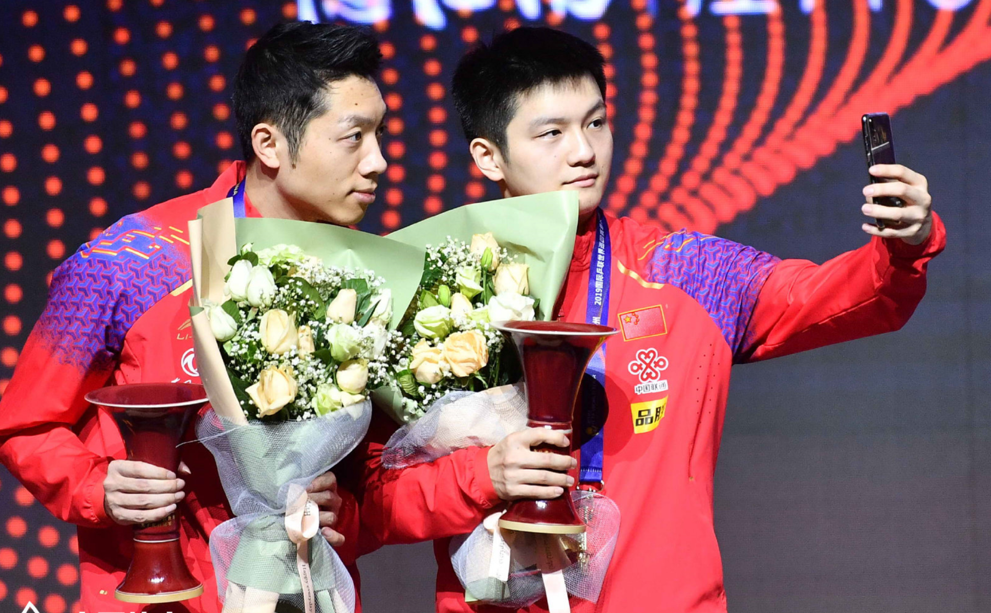 英格兰队力克奥地利队，许昕点燃赛场