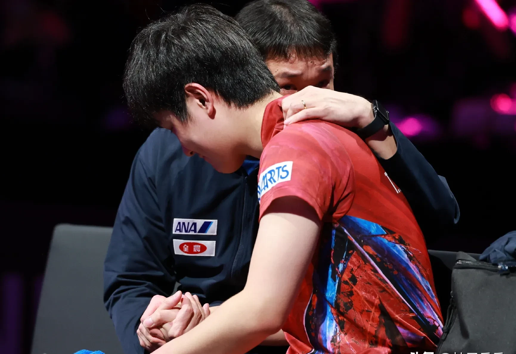 奥地利队逆转英格兰队，张本智和关键制胜